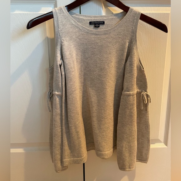 American Eagle Bell-Sleeve Cold-Shoulder Sweater Light Gray Small - Picture 3 of 7